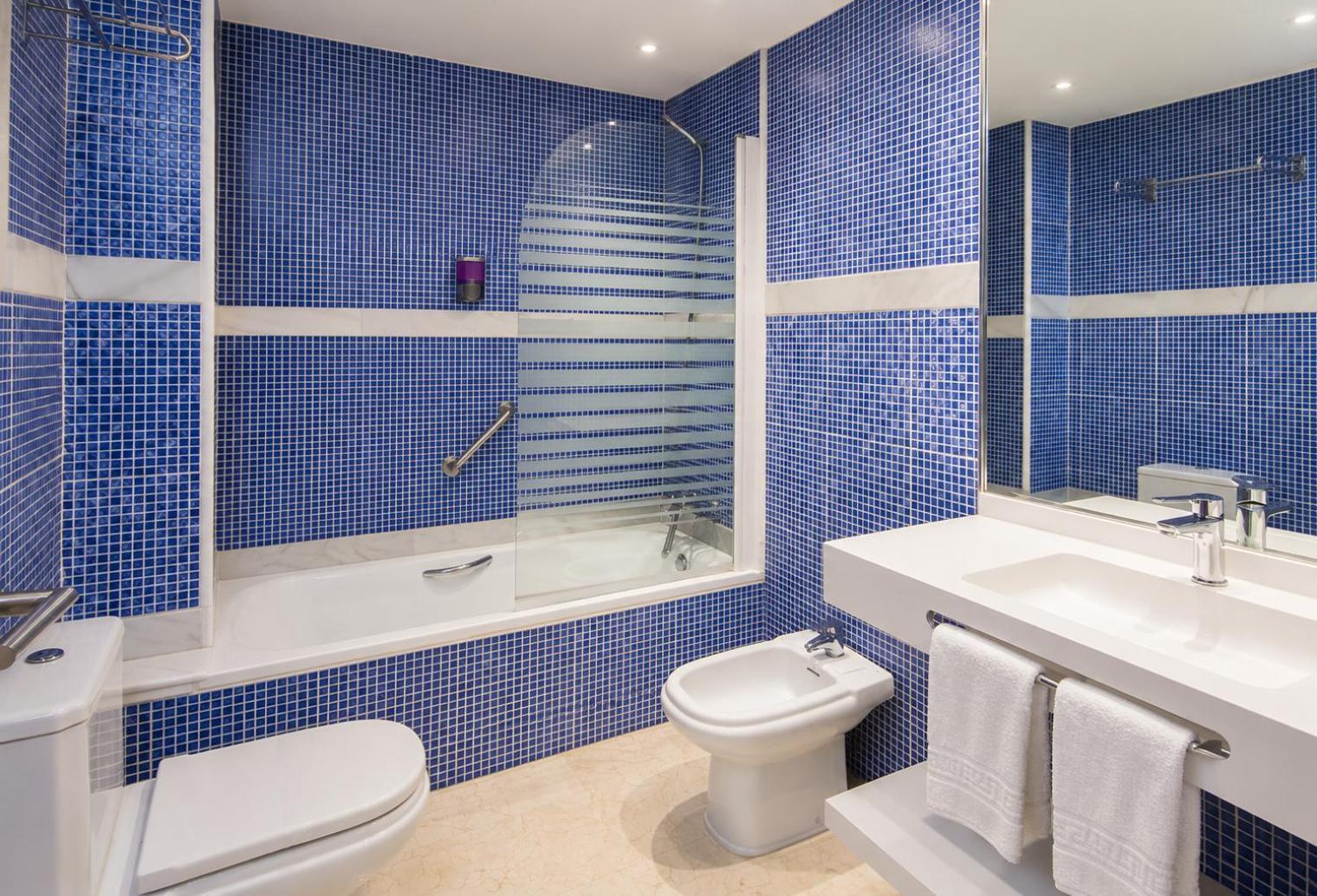 One bedroom apartment Lateral Sea Views