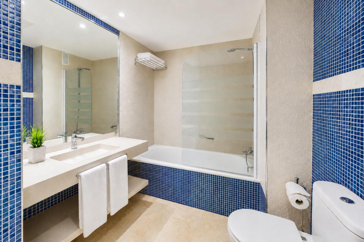 One bedroom apartment Lateral Sea Views